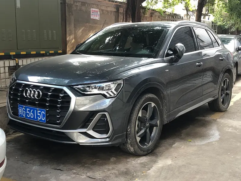 Audi Q3 F3