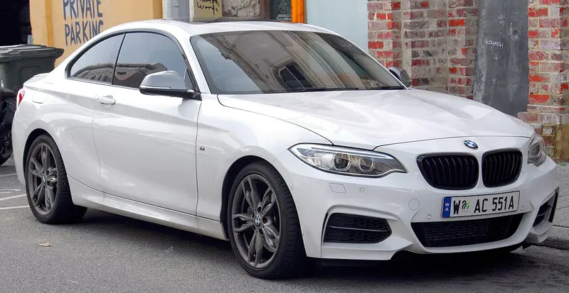 BMW 2 Serisi F22