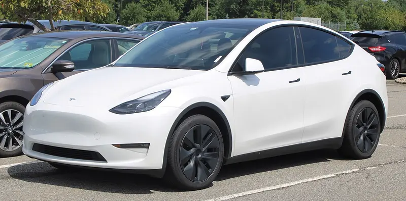 Tesla Model Y (2025 makyajlı)