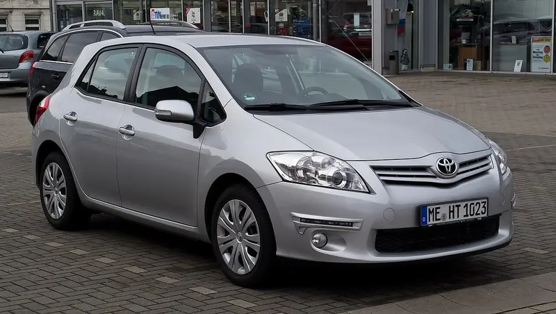 Toyota Auris E150