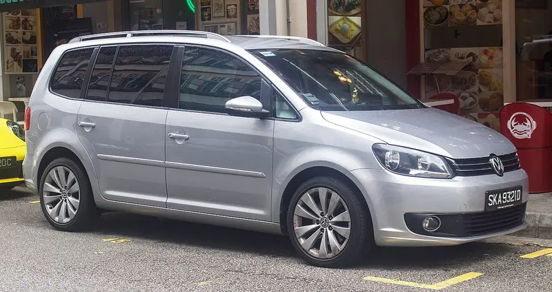 Volkswagen Touran 1