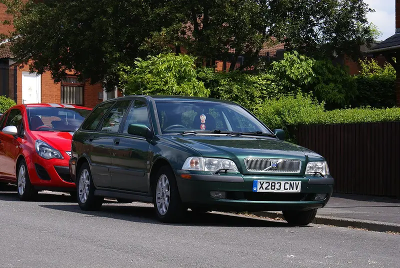 Volvo V40 I